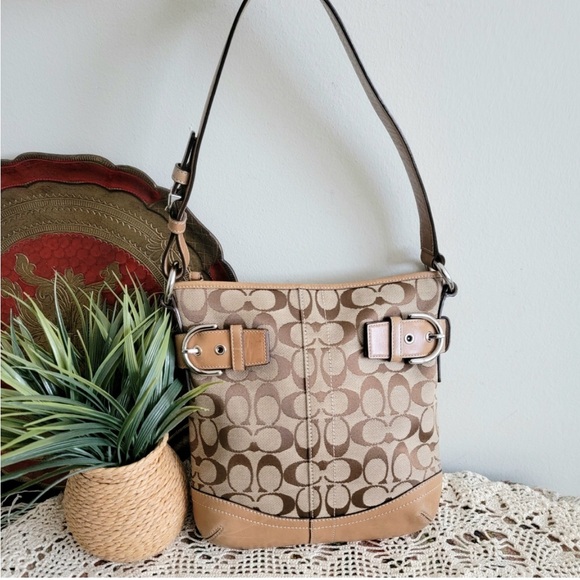 Vintage Coach Shoulder Bag - Picture 1 of 6